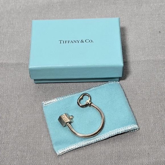 Tiffany & Co. My Sweet Home House Keyring Sterling Silver 925 w/Box & Pouch - Picture 3 of 11